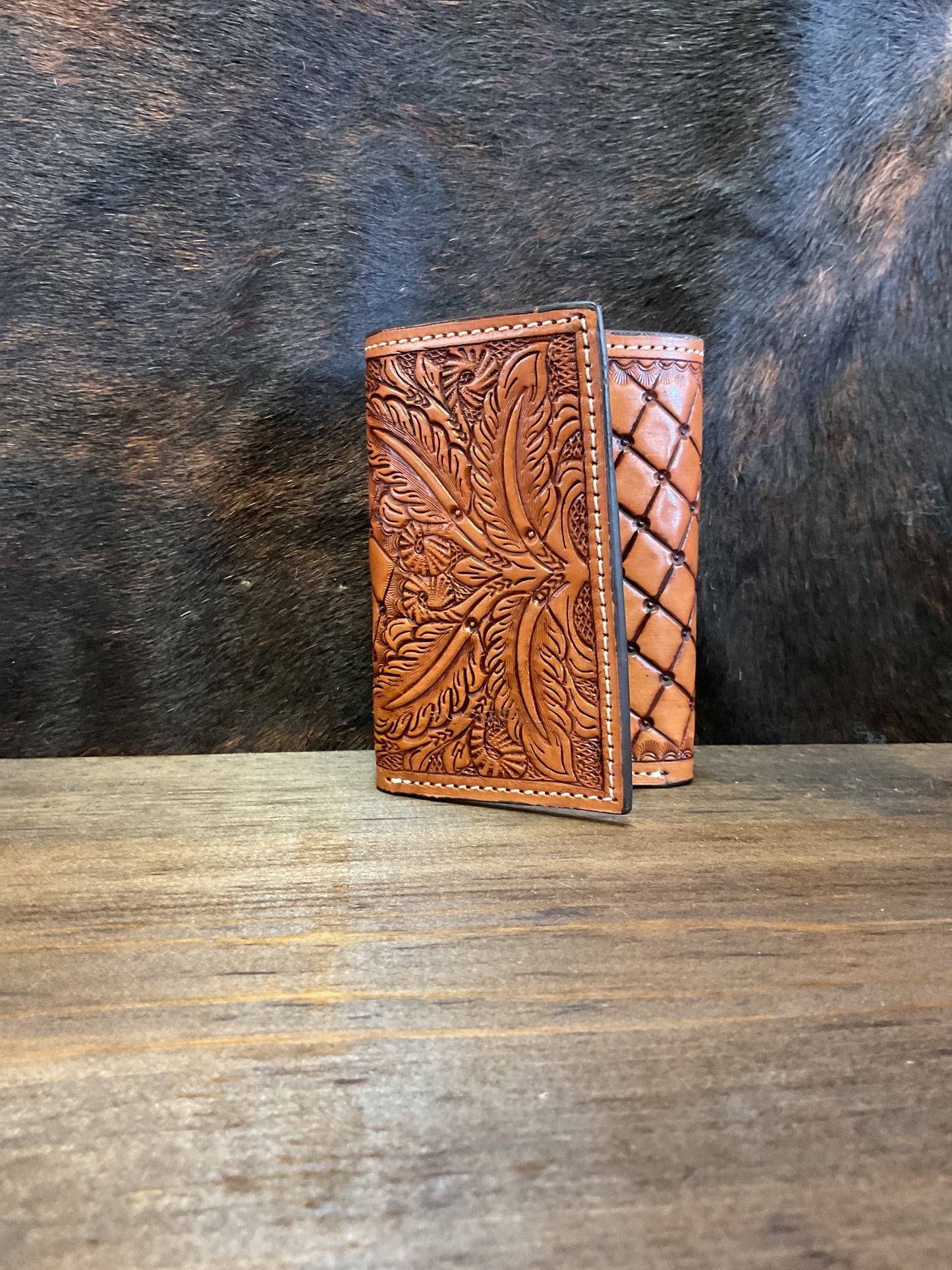 Engraved Feather Design Trifold Wallet